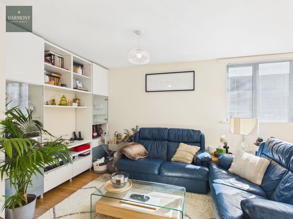 Property photo 3 of 21