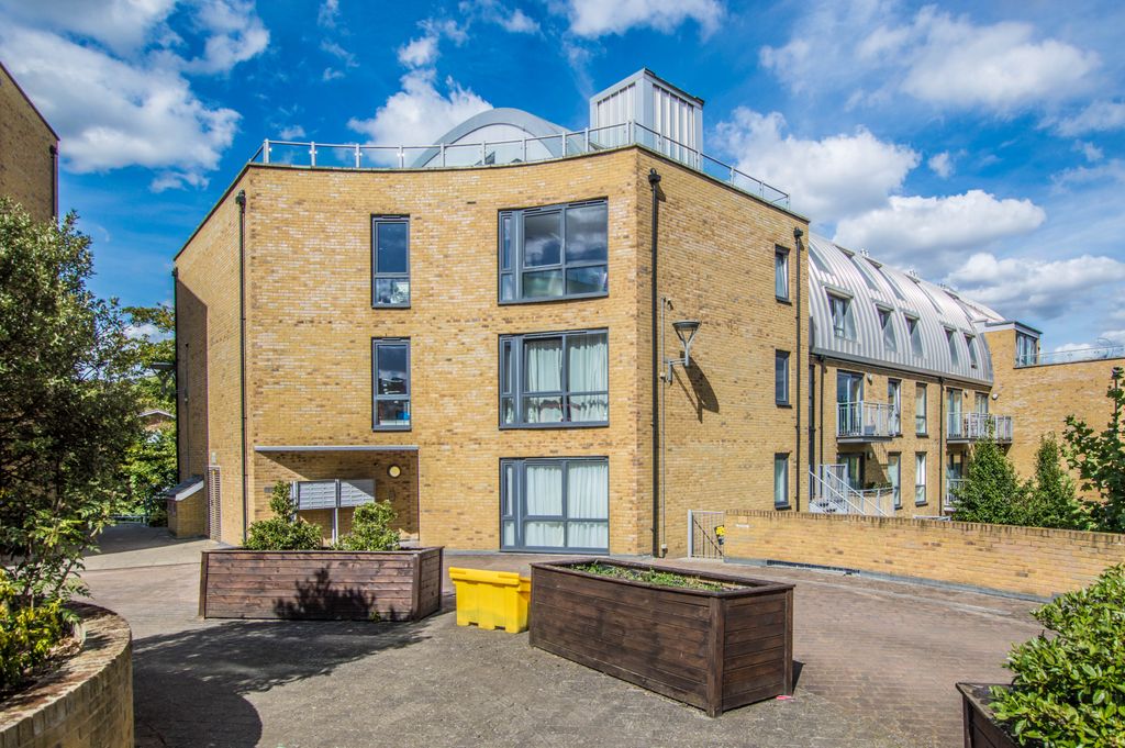 Property photo 2 of 16