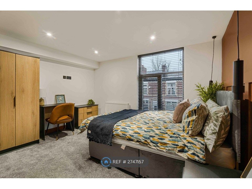 Property photo 2 of 35