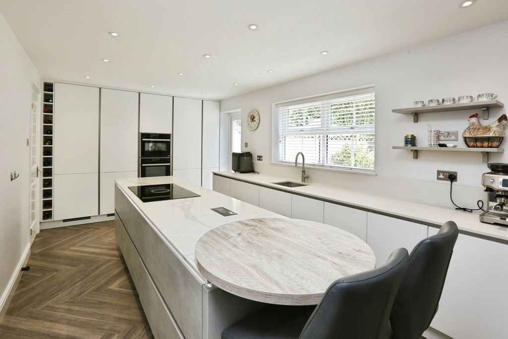 Property photo 2 of 20 Pbox-Img.Jpg