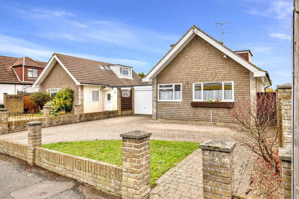 Property photo 2 of 27