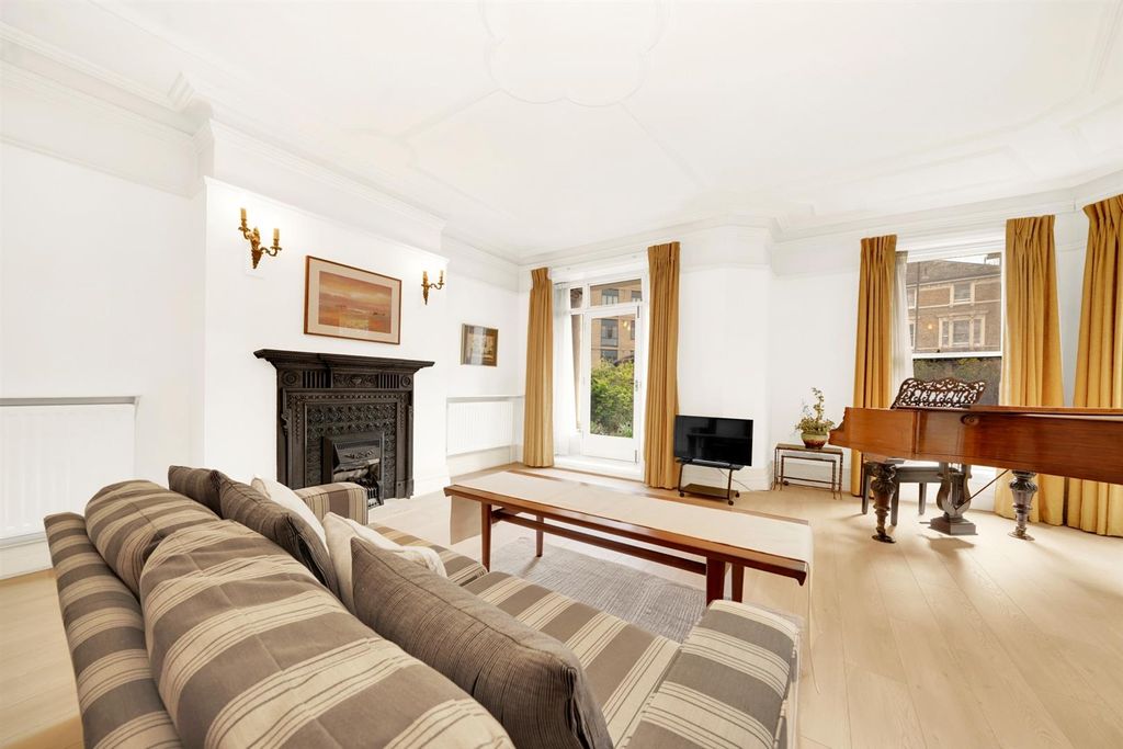 Property photo 3 of 33