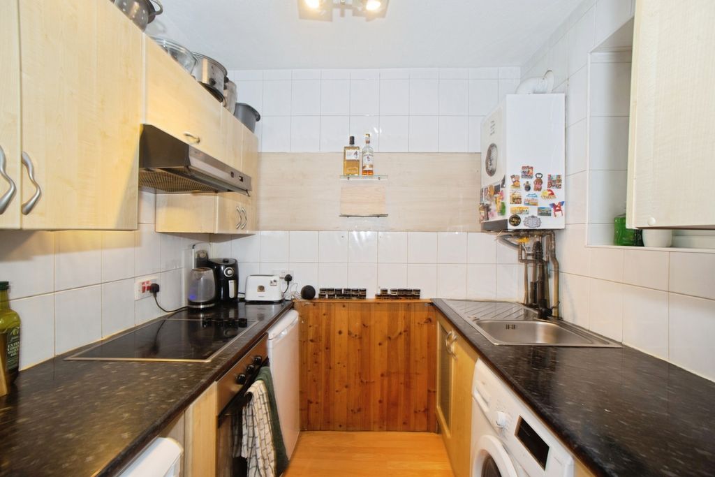 Property photo 3 of 16 Pbox-Img.Jpg