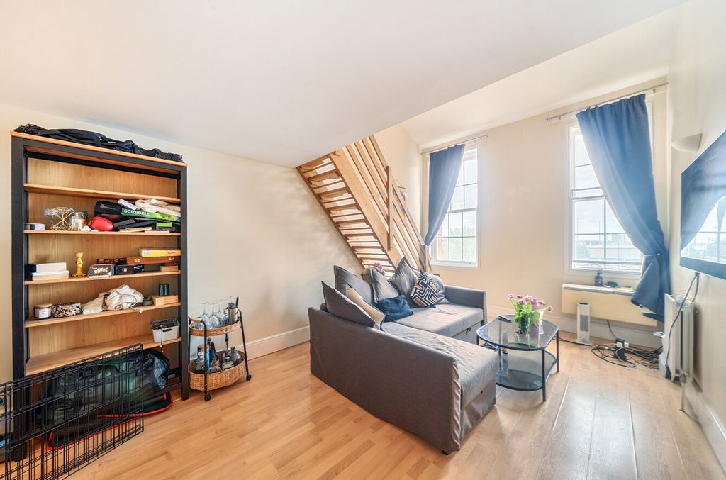 Property photo 2 of 18 1457327-15-6A0362...