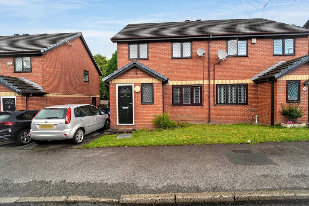 Property photo 1 of 20 10 Grantham Street, Blackburn, Lancashire, Bb2 4Bz