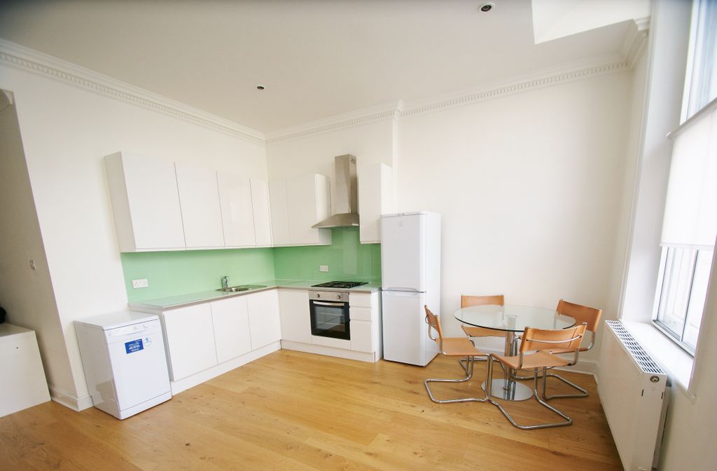 Property photo 3 of 8 Gallery
