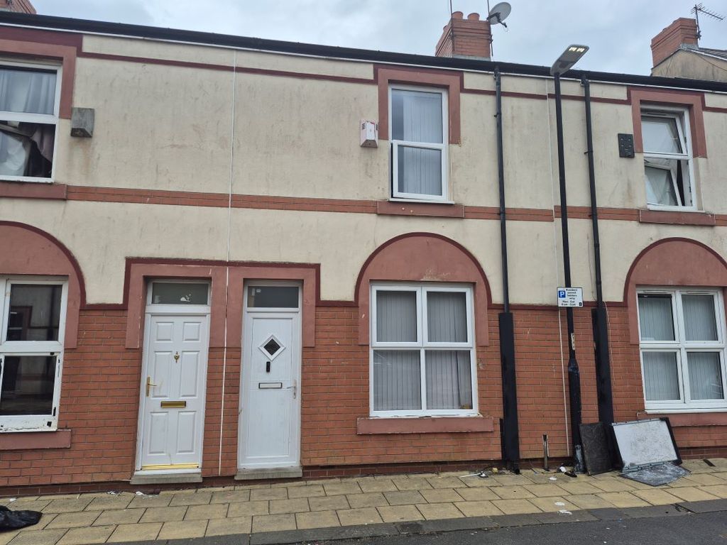 Property photo 1 of 2