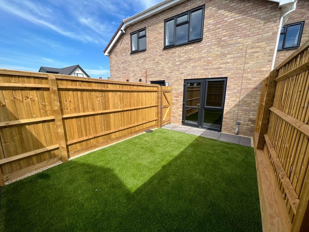 Property photo 3 of 7 Garden