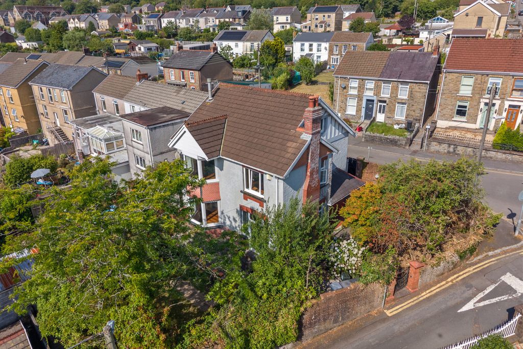 Property photo 2 of 33 Dji_20260803103713_0339_D-2