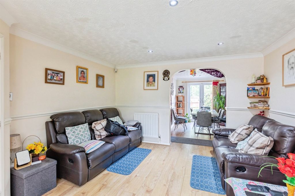 Property photo 3 of 17