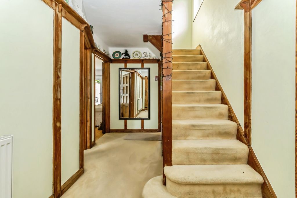 Property photo 2 of 13 Hallway