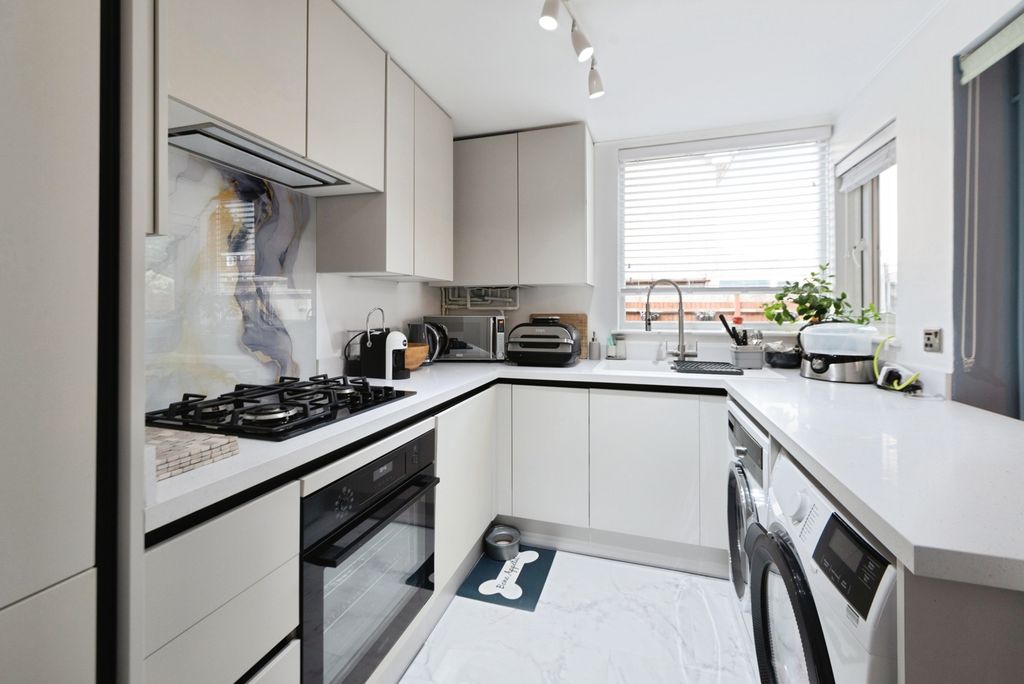 Property photo 3 of 20 Pbox-Img.Jpg