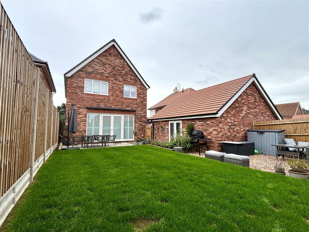 Property photo 2 of 10 Garden2.Jpg