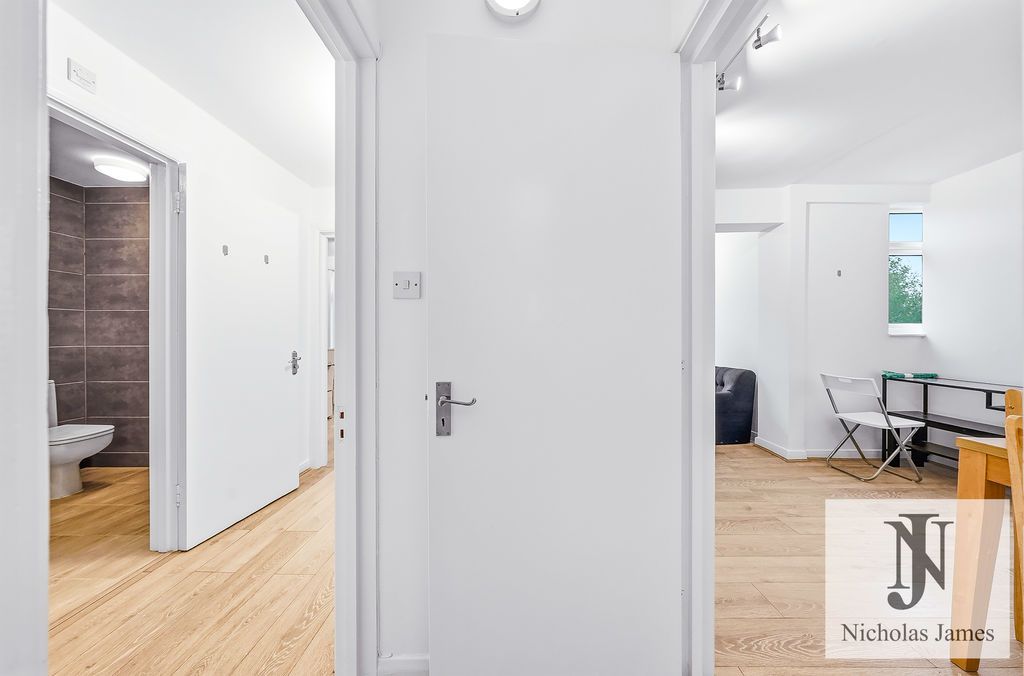 Property photo 3 of 27 Photo 5