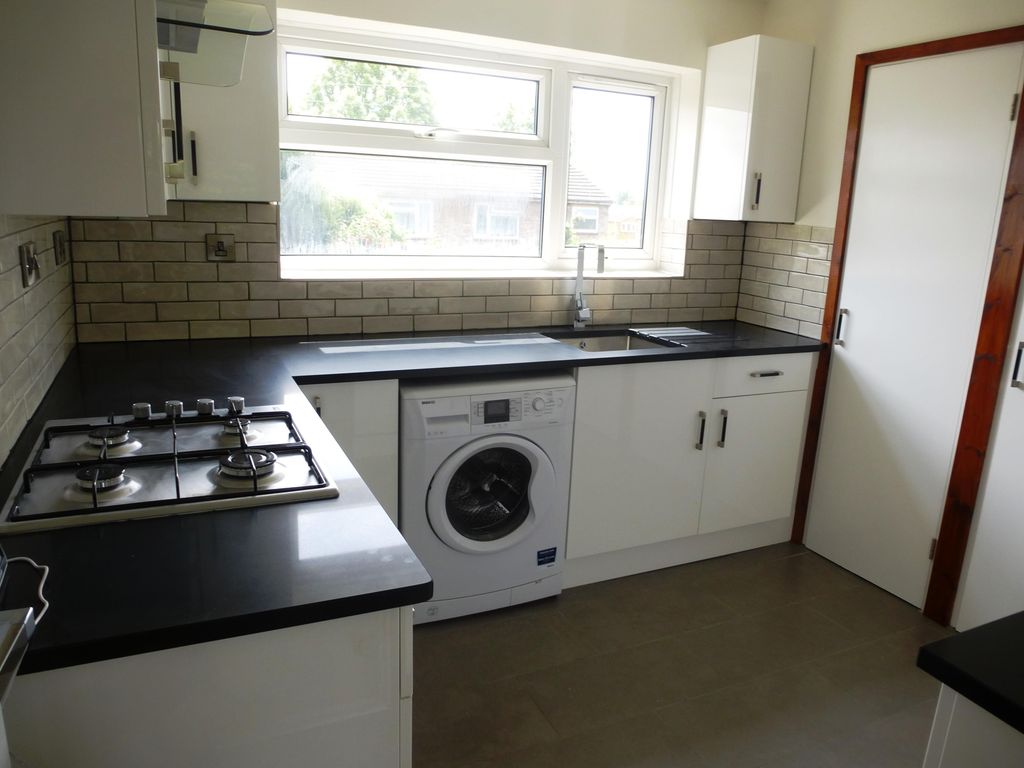 Property photo 3 of 6 Kitchen