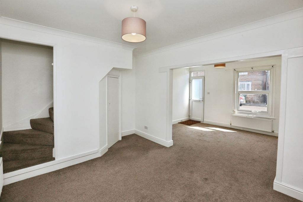 Property photo 3 of 18 Pbox-Img.Jpg