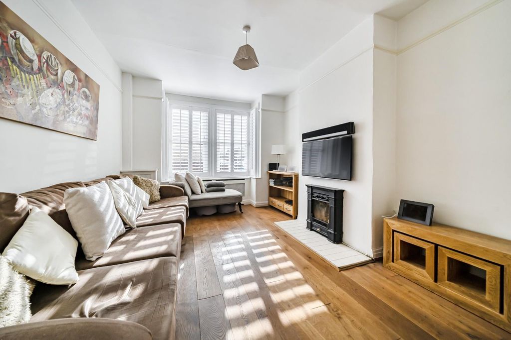 Property photo 3 of 16