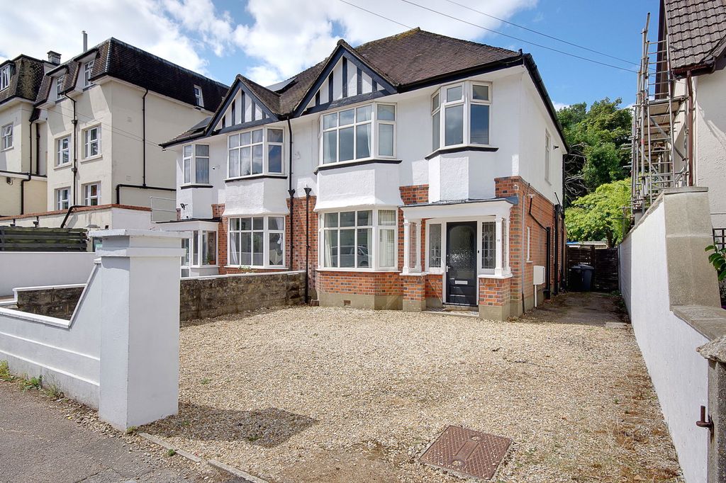 Property photo 1 of 34