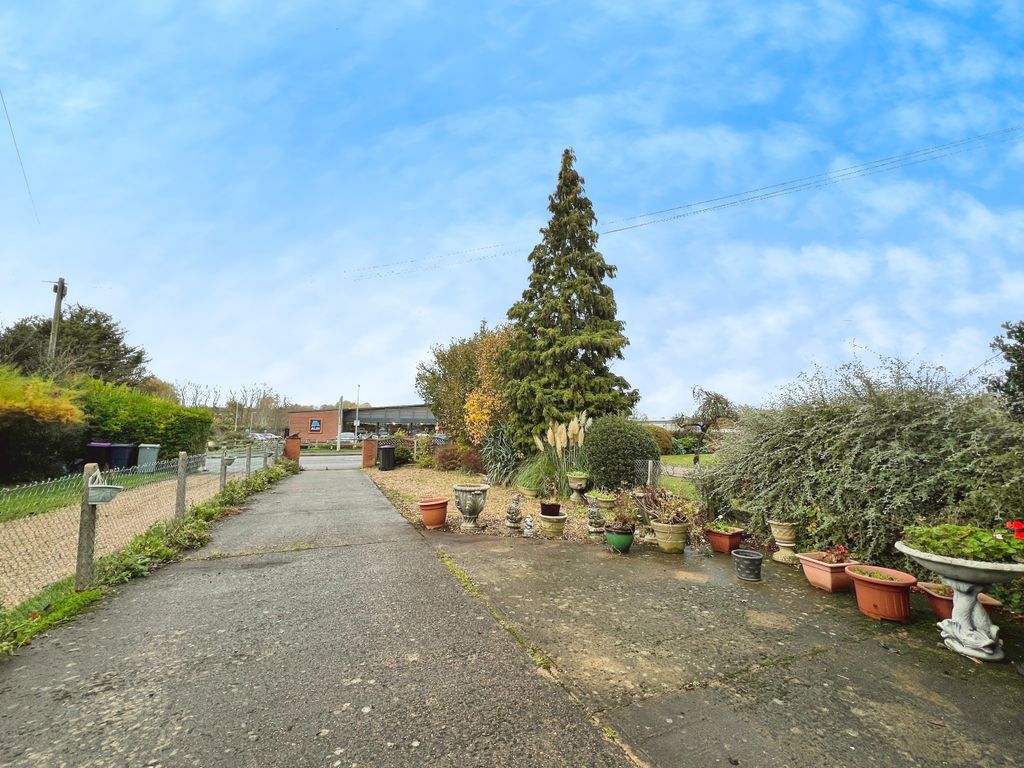 Property photo 2 of 19