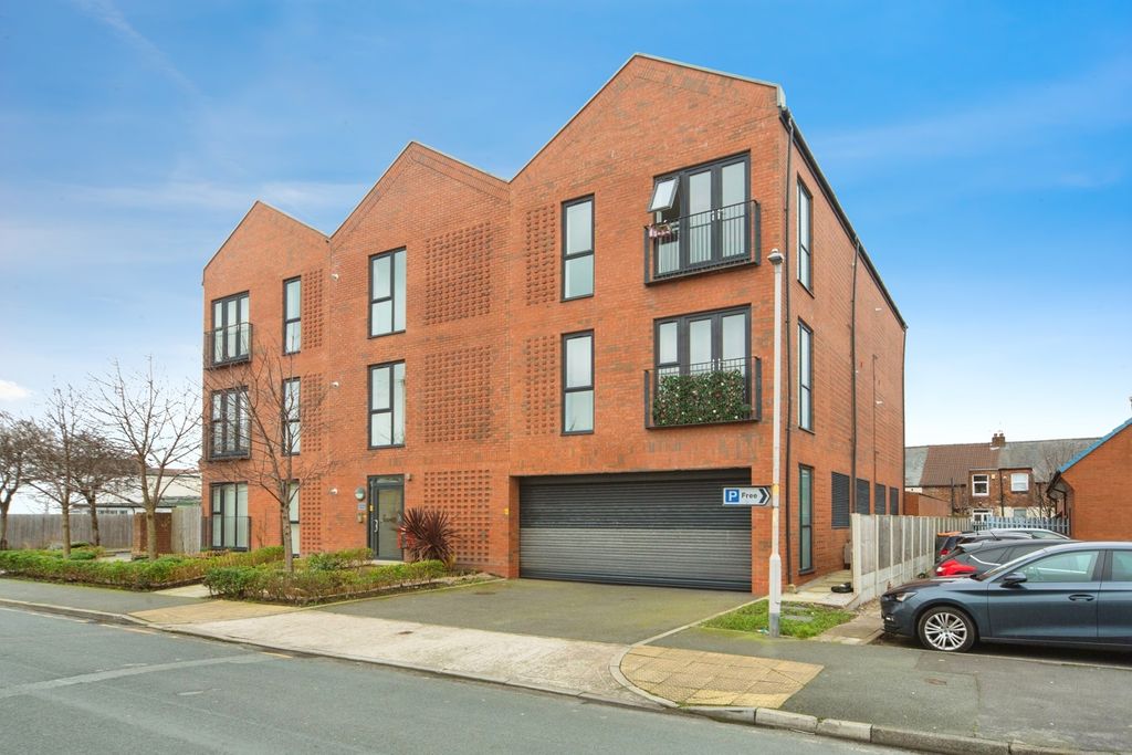 Property photo 1 of 14 Pbox-Img.Jpg