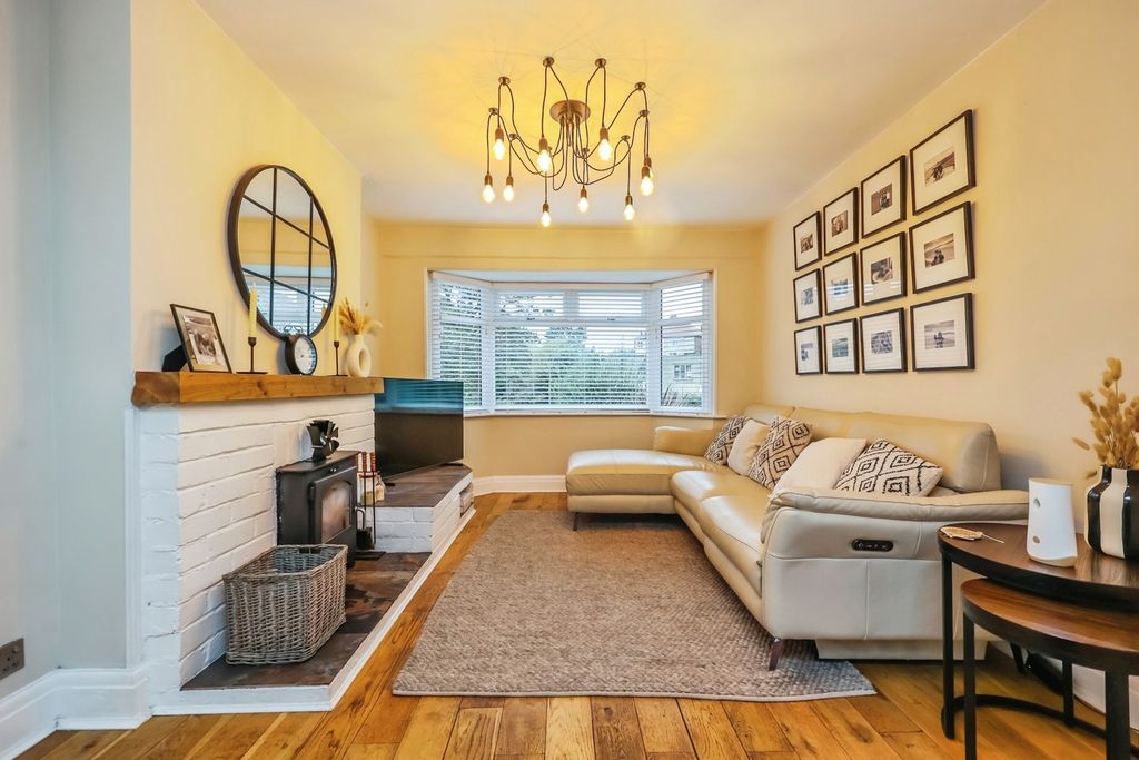 Property photo 2 of 19 Photo