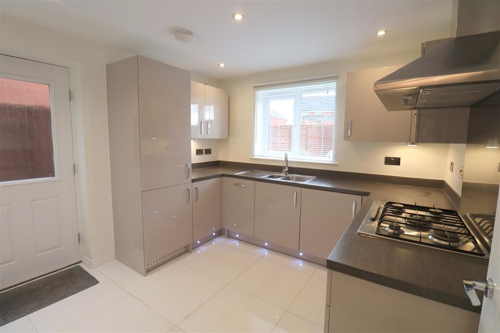 Property photo 2 of 24