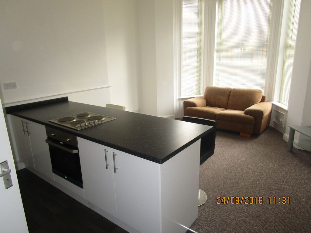 Property photo 3 of 5 Kitchen
