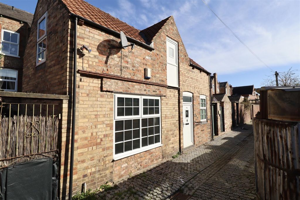 Property photo 1 of 10 Image00023.Jpeg