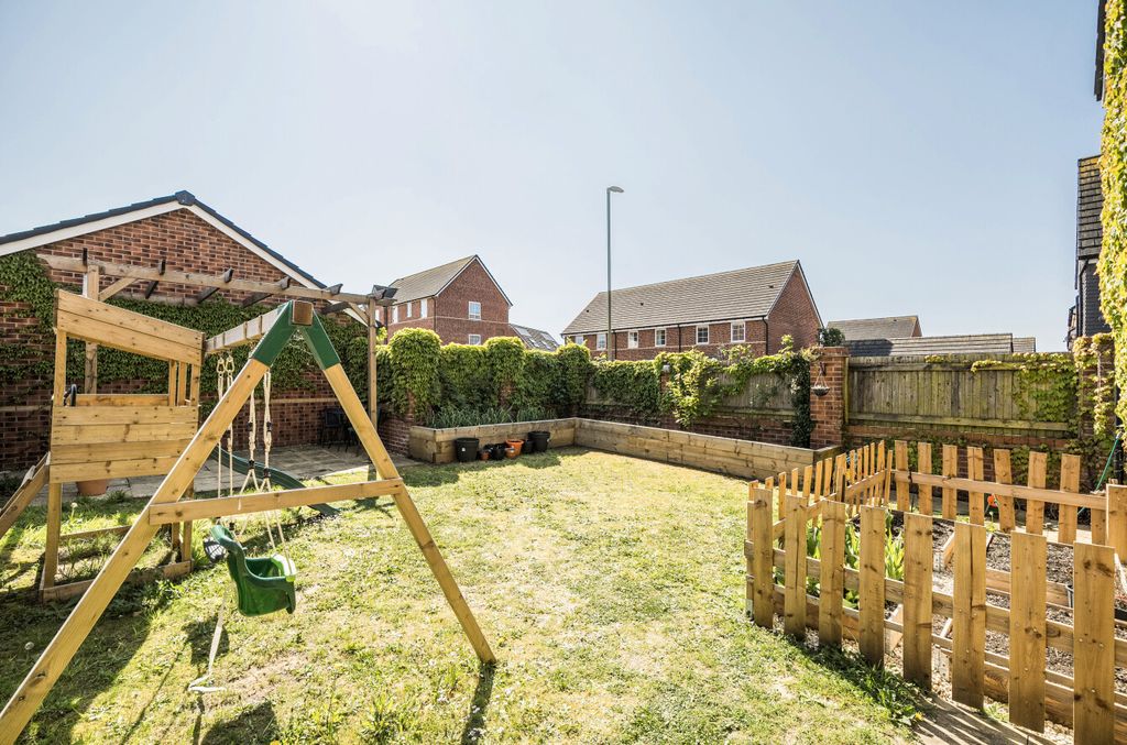 Property photo 1 of 14 1453327-29-69Ef8c...