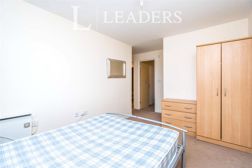 Property photo 3 of 8 Picture No. 05
