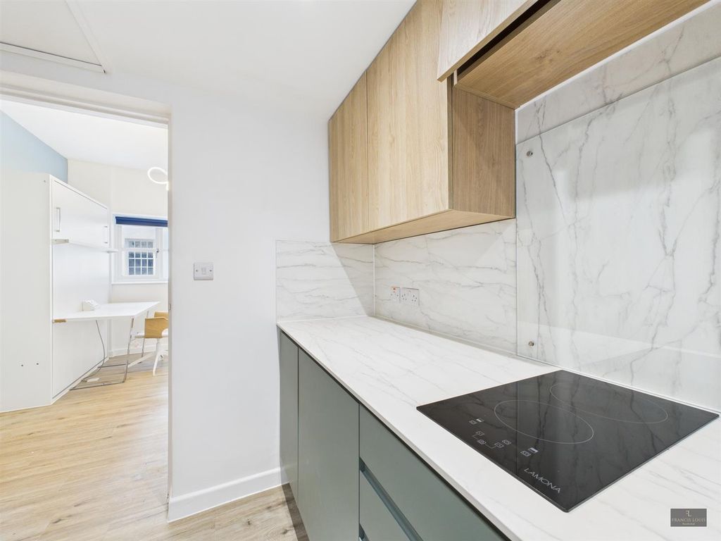 Property photo 2 of 8 Cam02887G0-Pr0526-Still005.Jpg