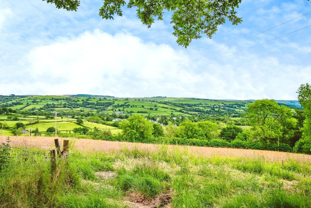 Property photo 3 of 19 Photo