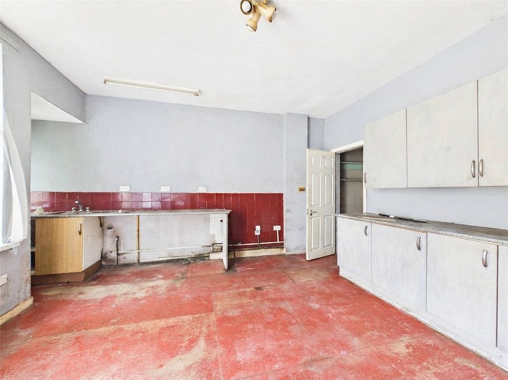 Property photo 3 of 14 Picture No. 05
