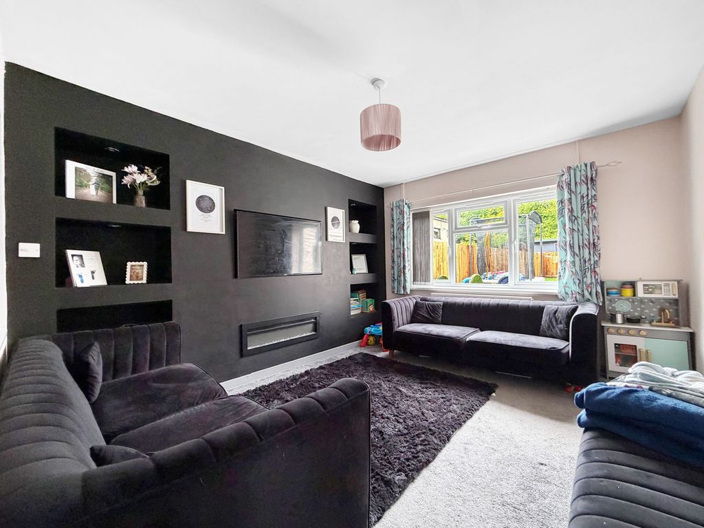 Property photo 2 of 34