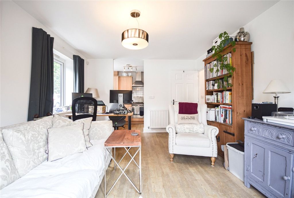 Property photo 3 of 7 Picture No. 14