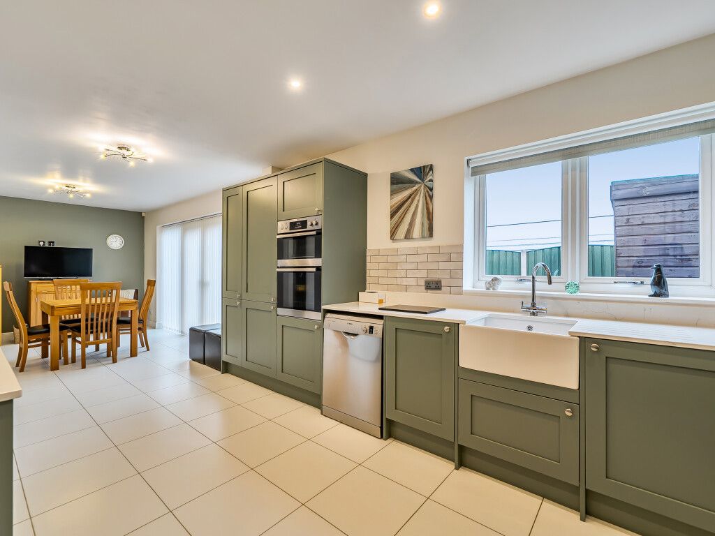 Property photo 2 of 20 1388772-9-6938260...