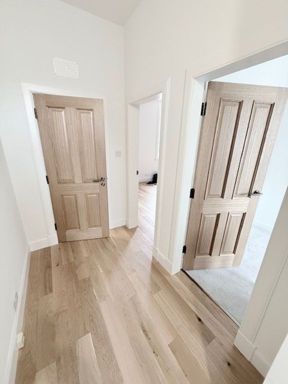 Property photo 3 of 28