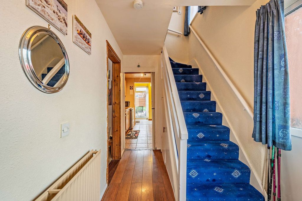 Property photo 2 of 21