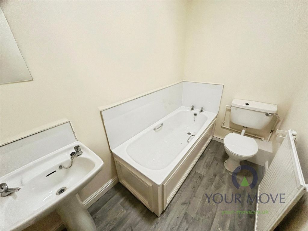 Property photo 2 of 12 Bathroom
