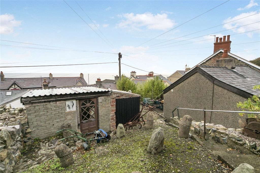 Property photo 2 of 15 Picture No. 24