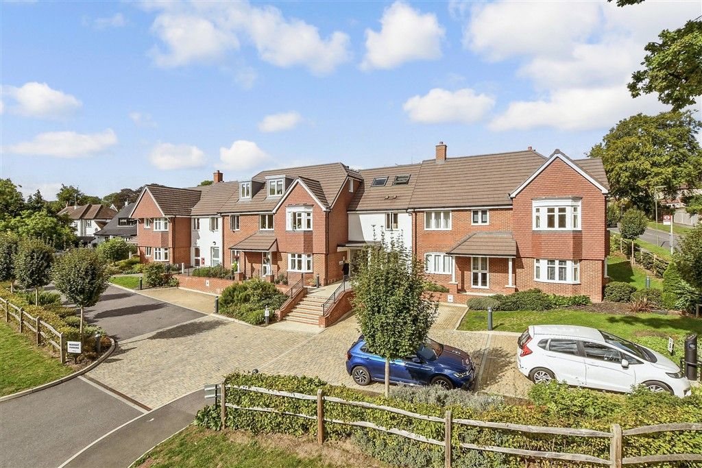 Property photo 1 of 2 External (Web)