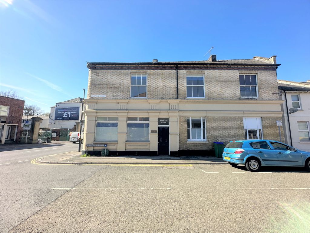 Property photo 1 of 5