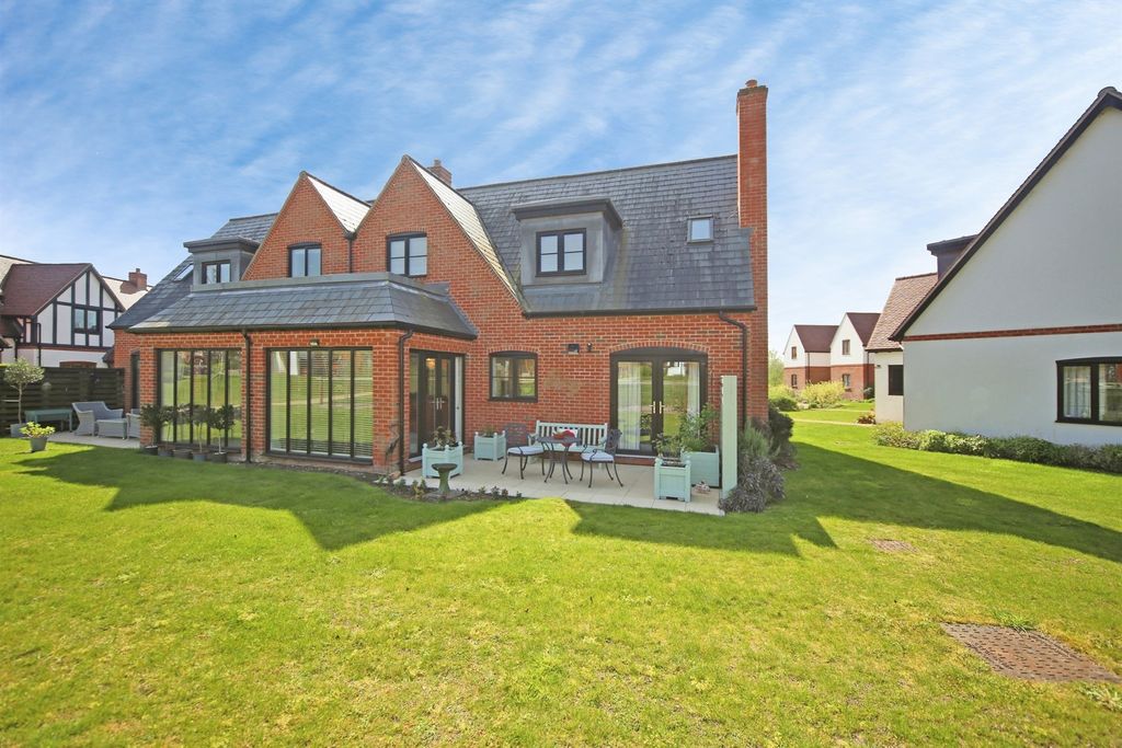 Property photo 2 of 31