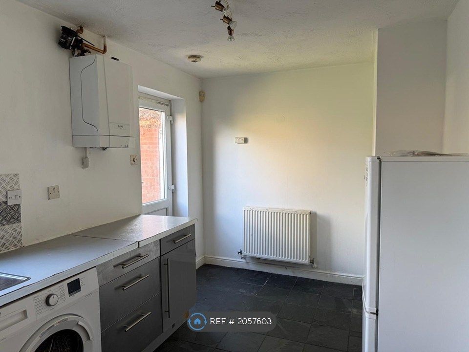 Property photo 3 of 9 Dining