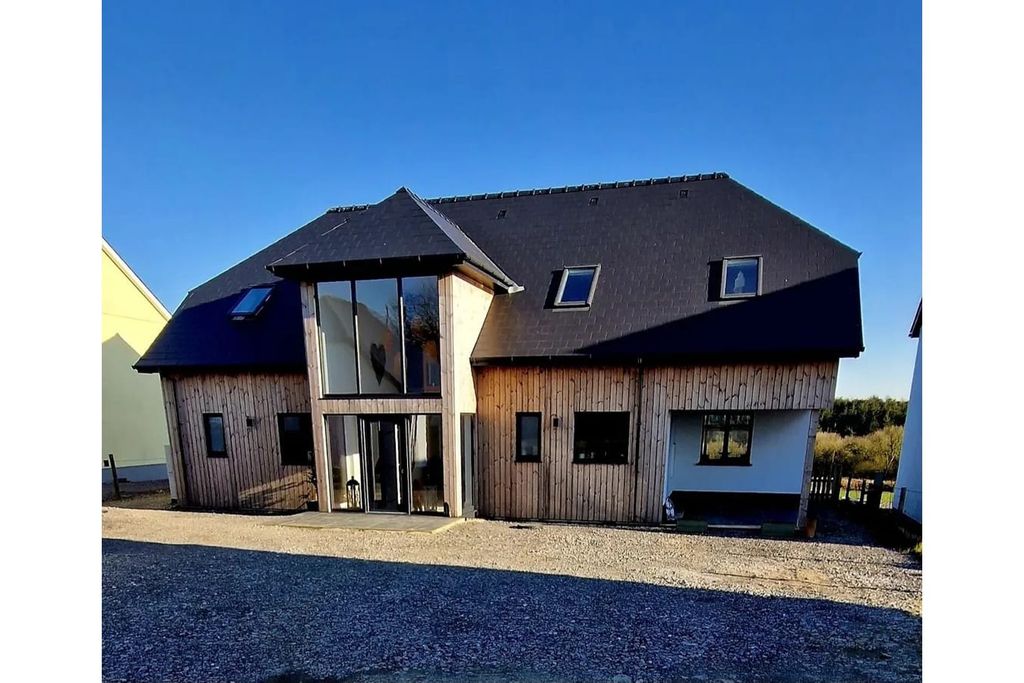 Property photo 2 of 35