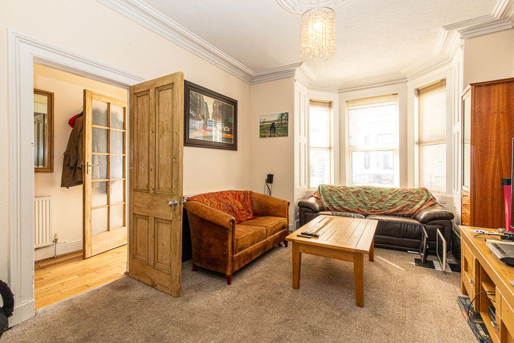 Property photo 3 of 28