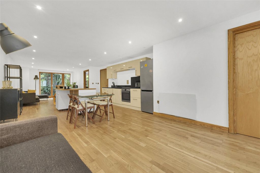 Property photo 2 of 47 Picture No. 59