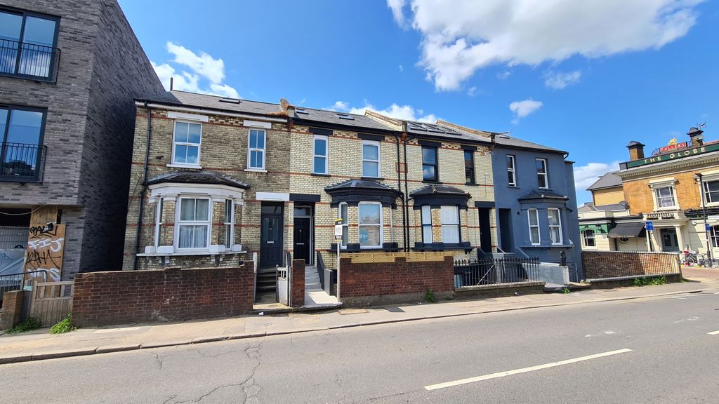 Property photo 1 of 5 1 Bed Flat To Rent Windmill Road, Brentford Tw8