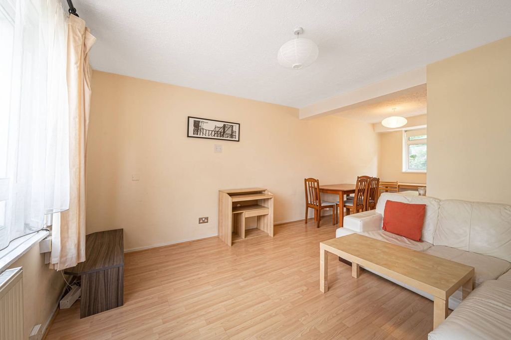 Property photo 3 of 7