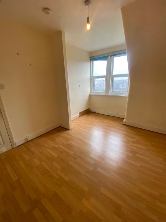 Property photo 1 of 3